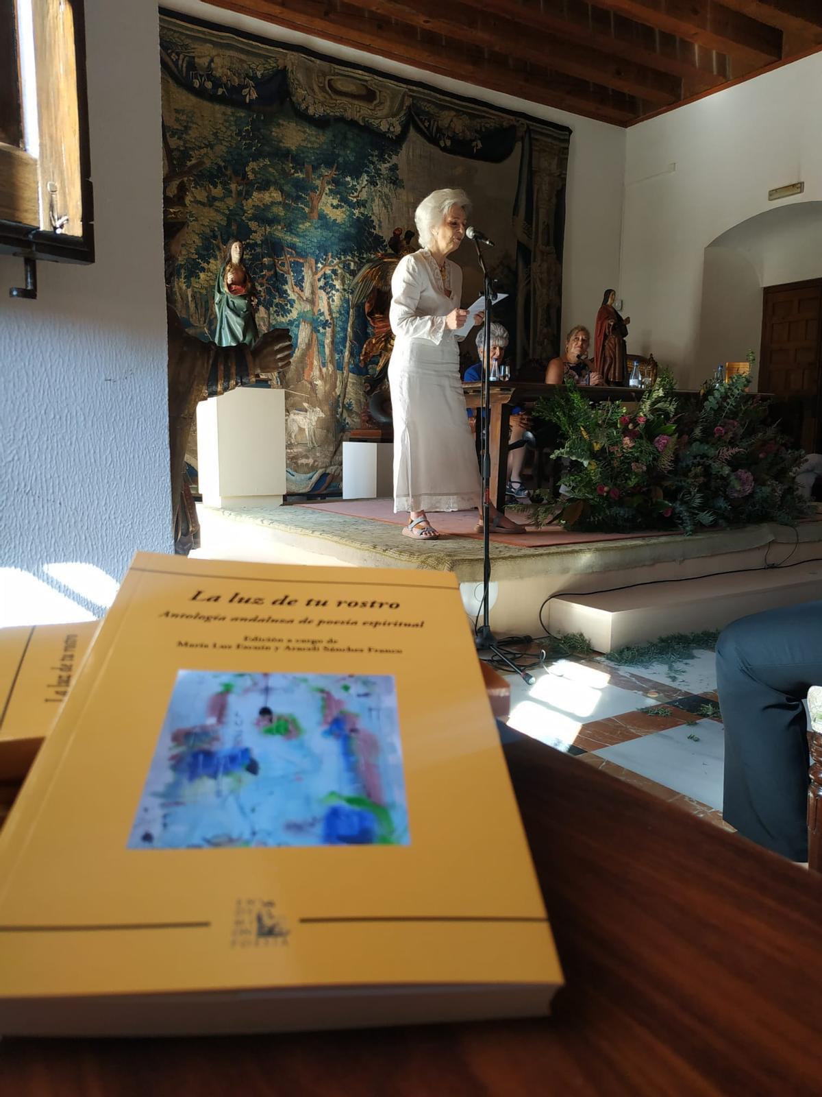 Presentación de la antología poética espiritual en el Palacio Episcopal.