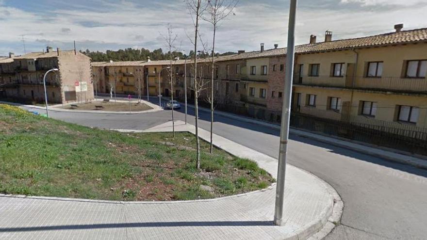 Nou mètode d'estafa: Li envien un fals missatger a casa per recollir les targetes del banc i li roben tots els estalvis