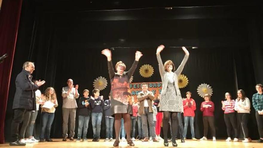 Homenaje a dos profesoras que se jubilan en los Salesianos de Alcoy