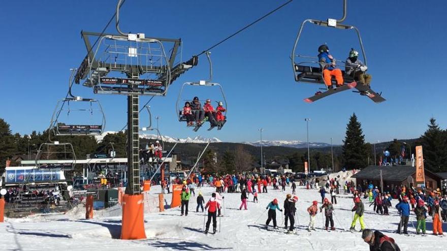 Imatge de l&#039;estació de la Molina, aquest dilluns al matí