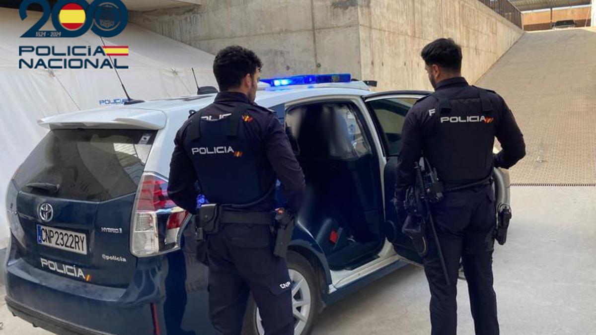 Una patrulla de la Policía Nacional en Palma.