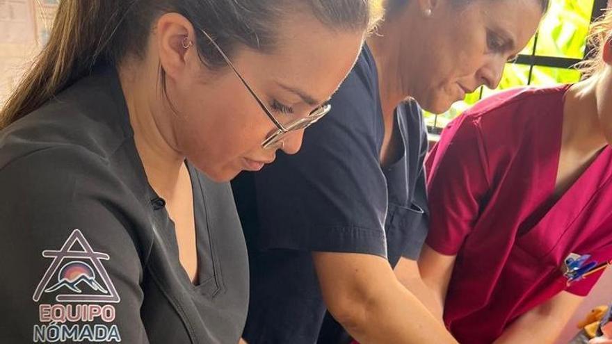 Marta Grela, podóloga en Cerceda y voluntaria en África: "Paso mis vacaciones ayudando a los que más lo necesitan porque no todo es el dinero"