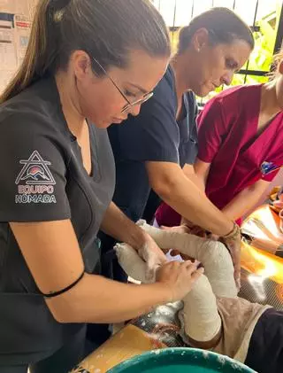 Marta Grela, podóloga en Cerceda y voluntaria en África: "Paso mis vacaciones ayudando a los que más lo necesitan porque no todo es el dinero"