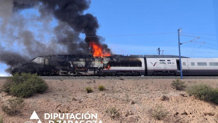 Un AVE sufre una avería en Ricla y obliga a cortar el tráfico de alta velocidad entre Madrid y Barcelona en ambos sentidos.