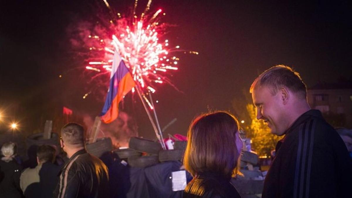 Celebraciones por la proclamación de la independencia en Donetsk, el lunes.