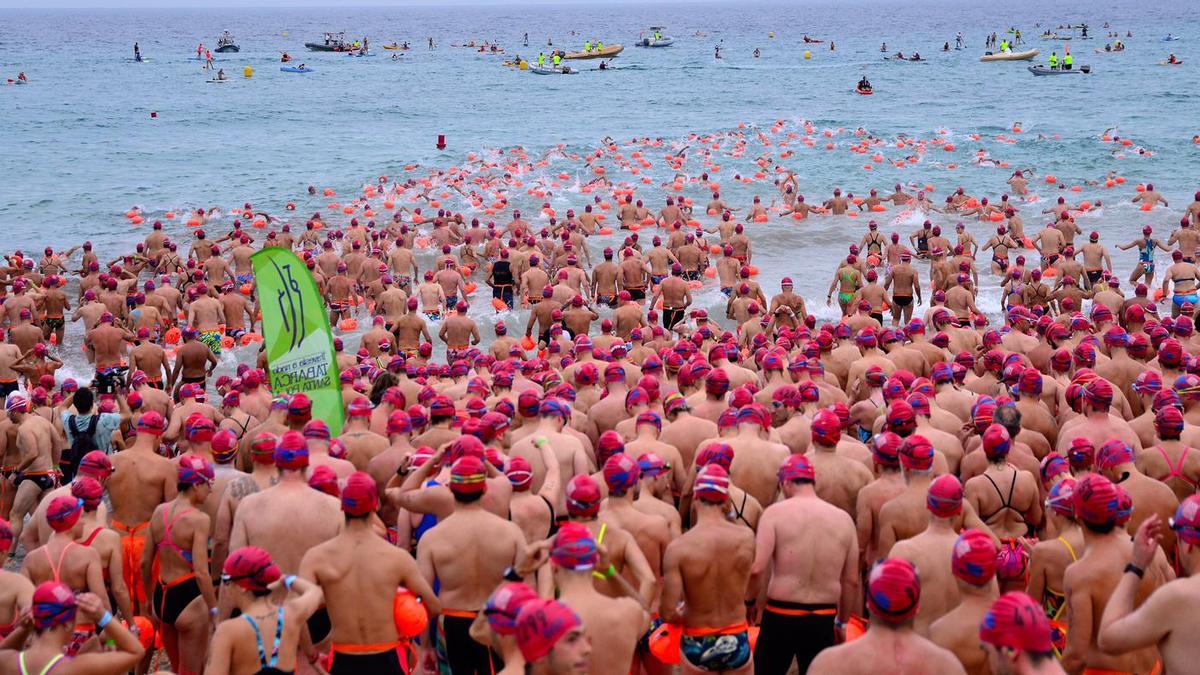 Salida desde Tabarca en la edición de 2019 que contó con 1.600 participantes