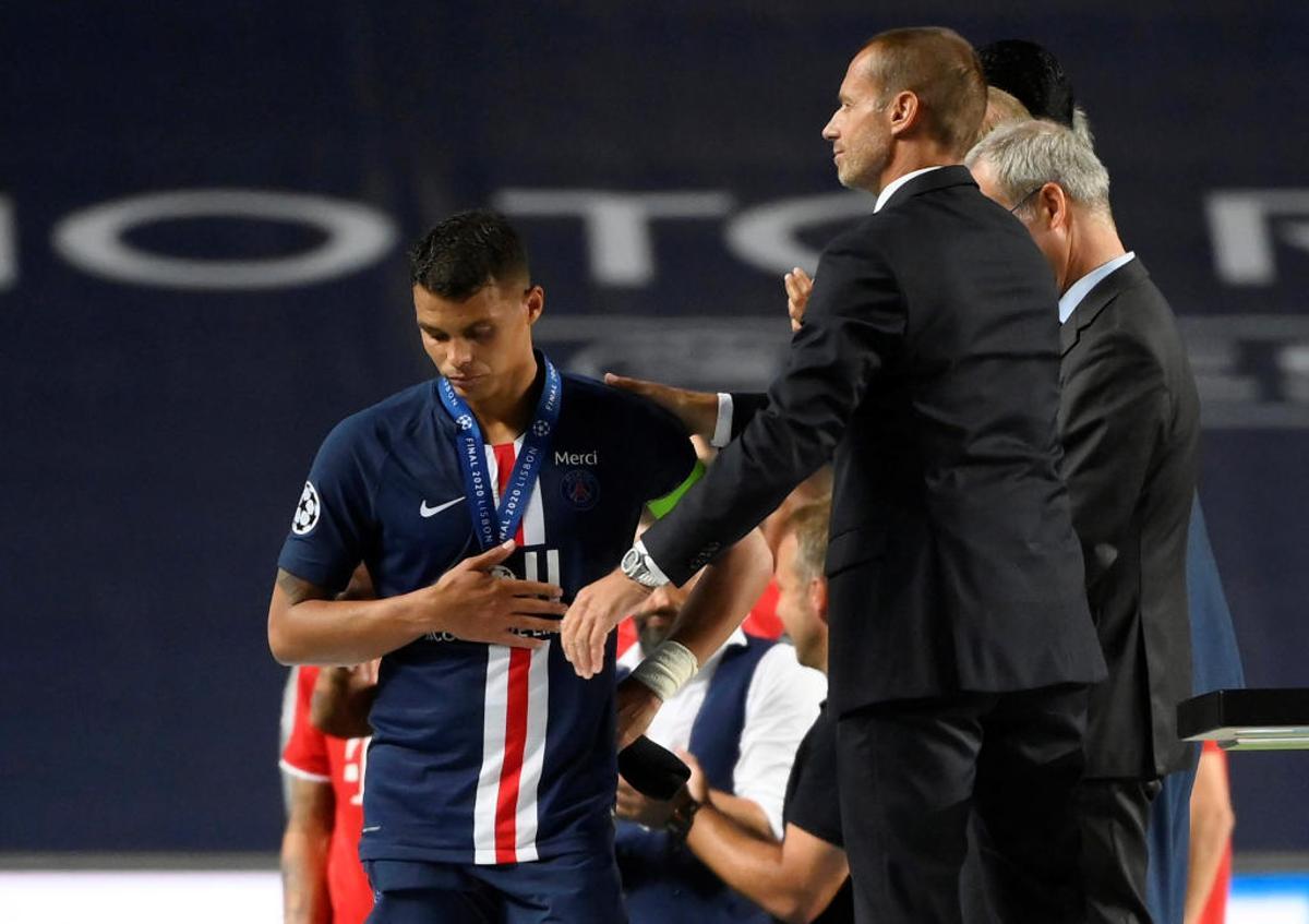Thiago Silva refuerza la zaga del Chelsea