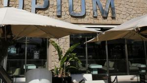 Hisenda ultima una altra pròrroga per a l’oci nocturn del Front Marítim