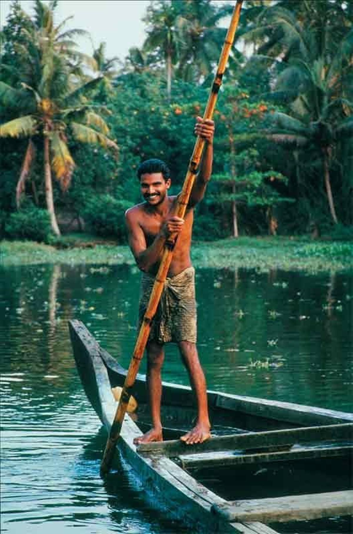 Paseo por barca por los &quot;backwaters&quot;.