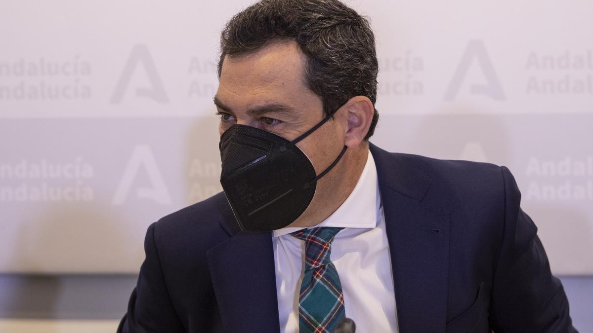 El presidente de la Junta, Juanma Moreno, durante la reunión del Consejo Asesor de Alertas de Salud Pública de Alto Impacto.