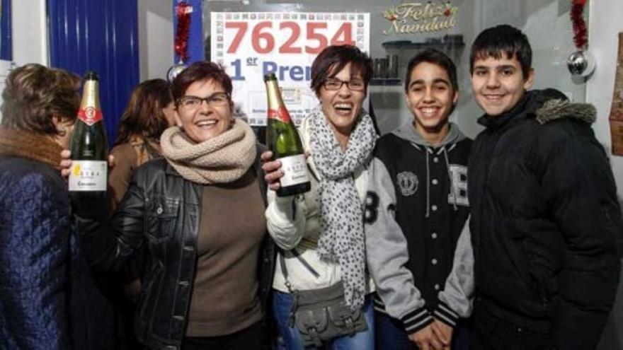 Monforte de Lemos vive la euforia del premio Gordo de la Lotería del Niño