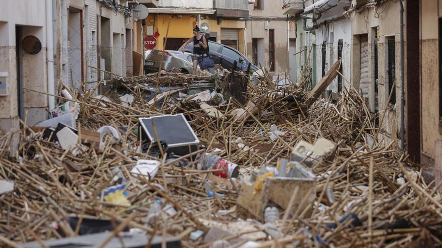 La primera mirada a la devastación: así fue el vuelo sobre la zona cero el día después de la DANA