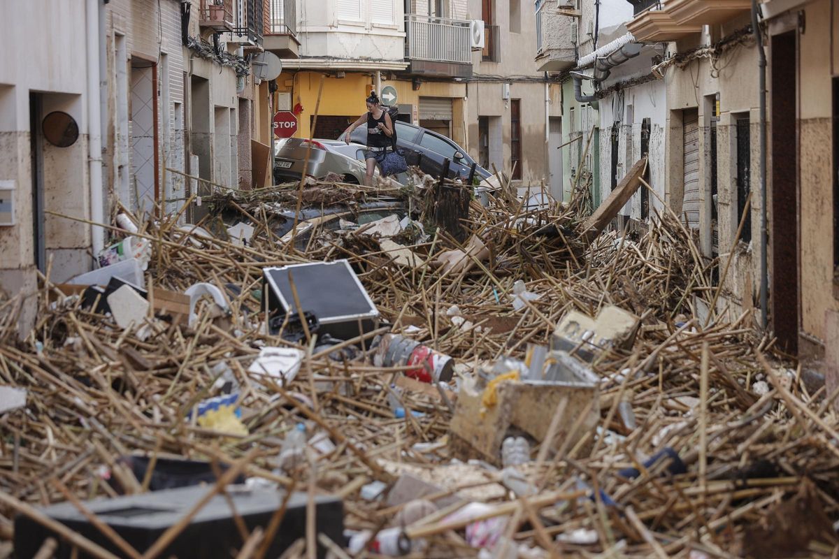 La primera mirada a la devastación: así fue el vuelo sobre la zona cero el día después