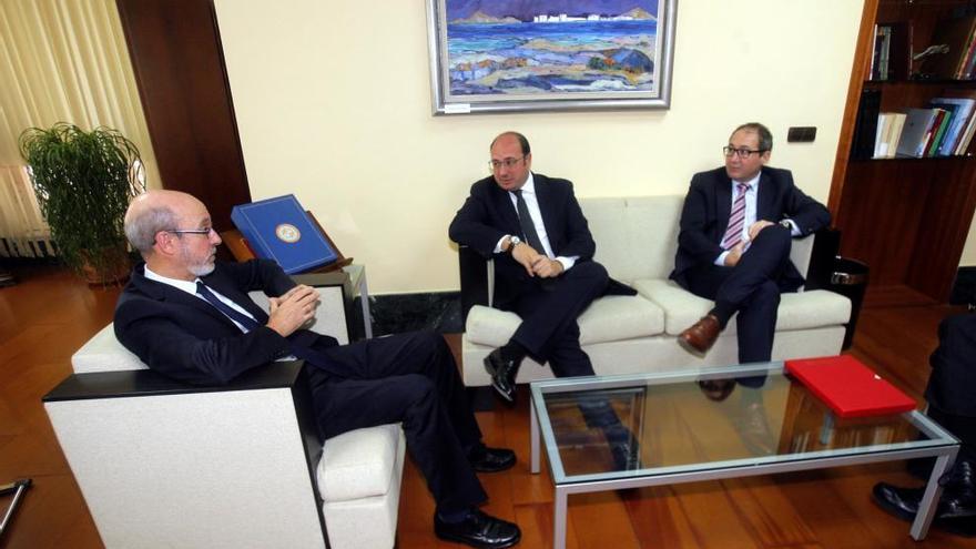 El rector de la UPCT, José Antonio Franco, en una reunión mantenida con Pedro Antonio Sánchez en una imagen de archivo