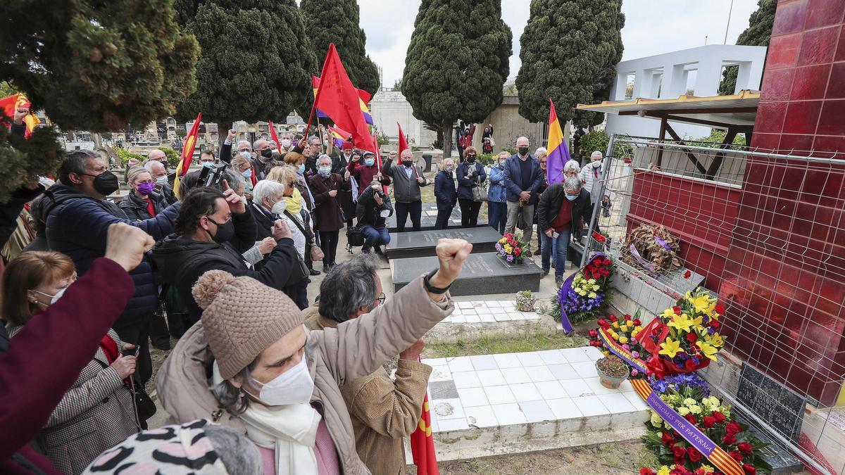 Homenaje a los fusilados en Paterna