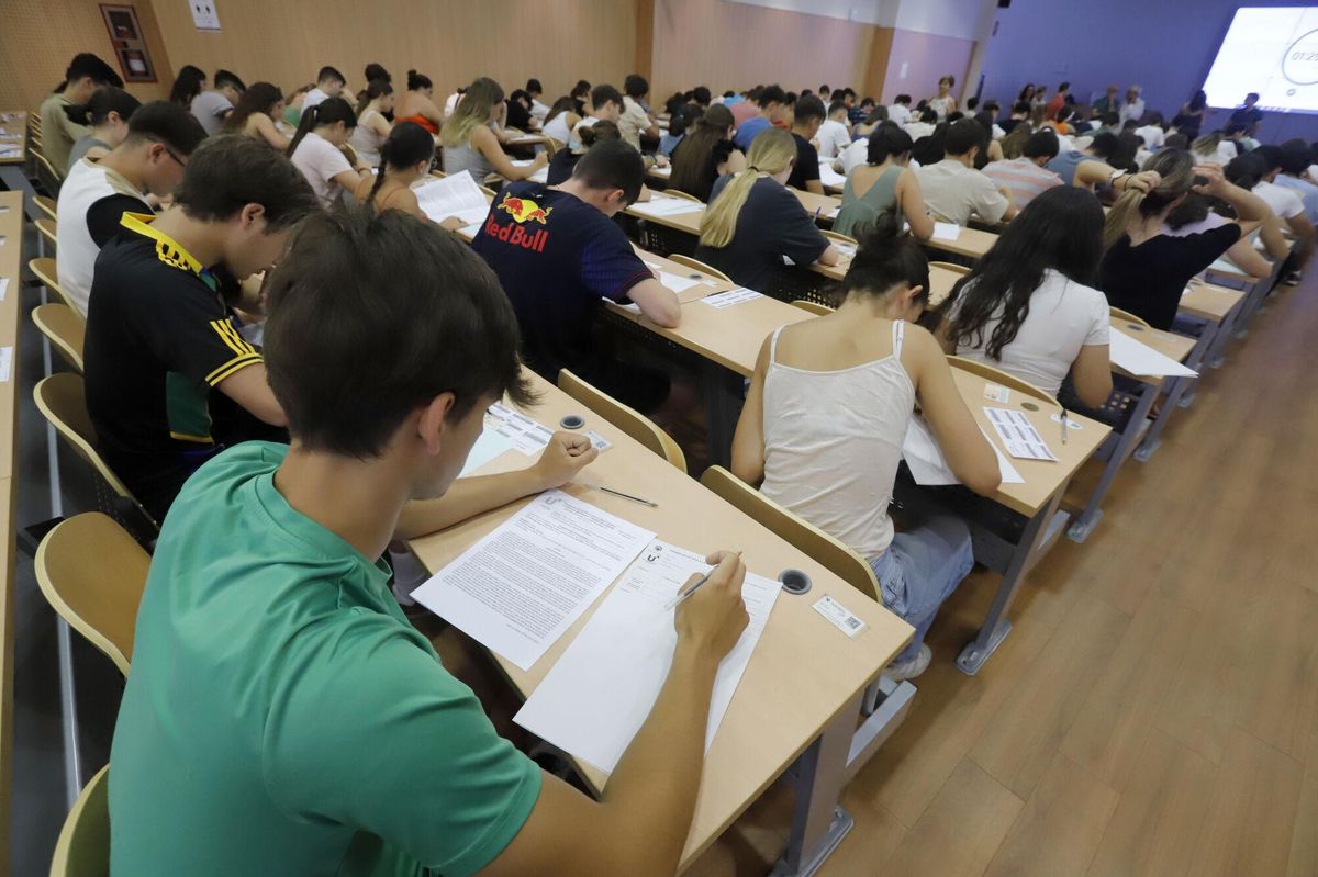 AJGonzález Córdoba PRUEBA EXTRAORDINARIA DE JULIO DE LA PEVAU SELECTIVIDAD