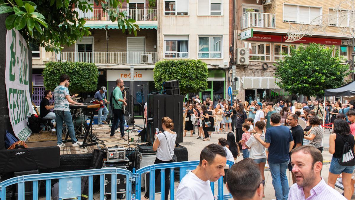 El grupo S. A. M. tocando en el B-Side Festival de 2023
