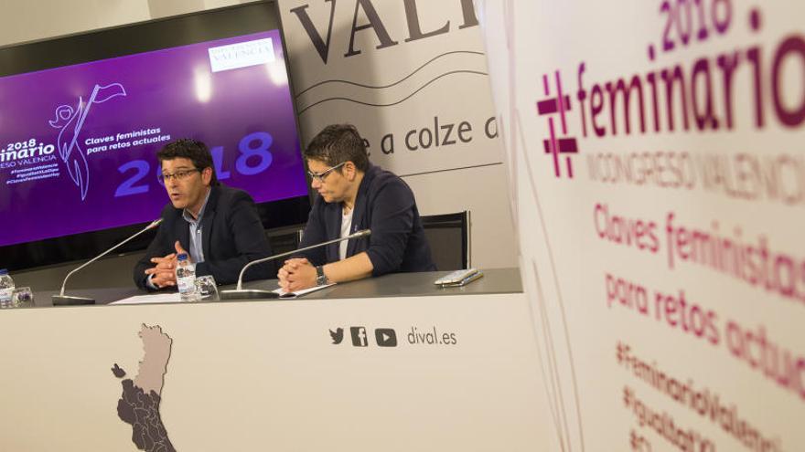 Jorge Rodríguez e Isabel García, en la presentación del Feminario