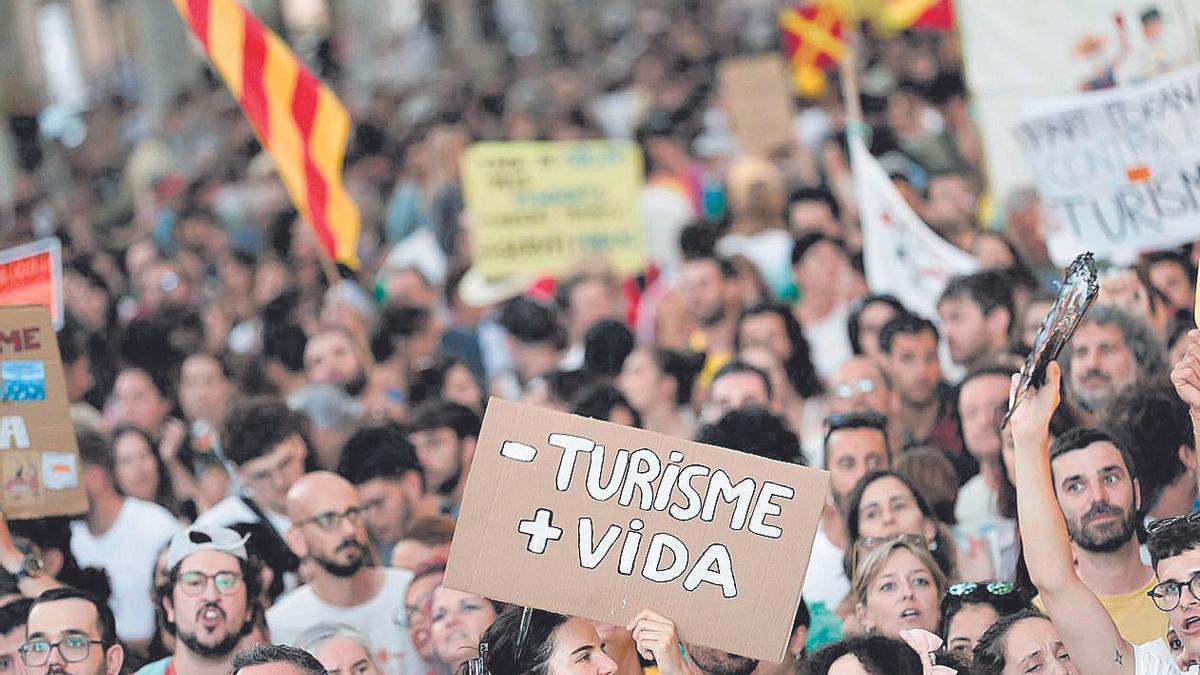Manifestación 'Menys turisme, més vida'