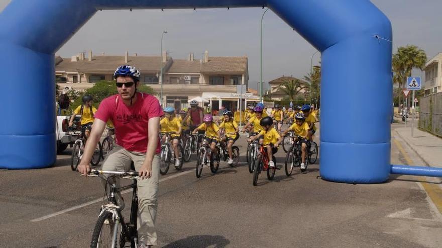 Más de 500 niños en la diada ciclista