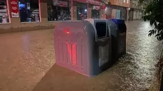 El temporal causa daños en las playas, achiques en viviendas y corta carreteras en Águilas