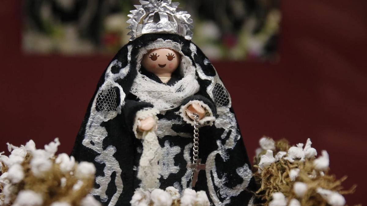 La Virgen de la Soledad, una de las imágenes que ha recreado el cacereño a escala.