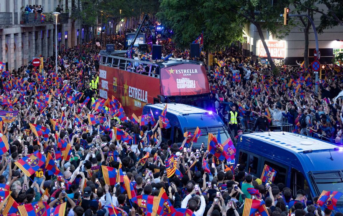 La Rúa del Barça, en imágenes: Lo que no se ha visto por TV La Rúa del Barça, en imágenes: Lo que no se ha visto por TV