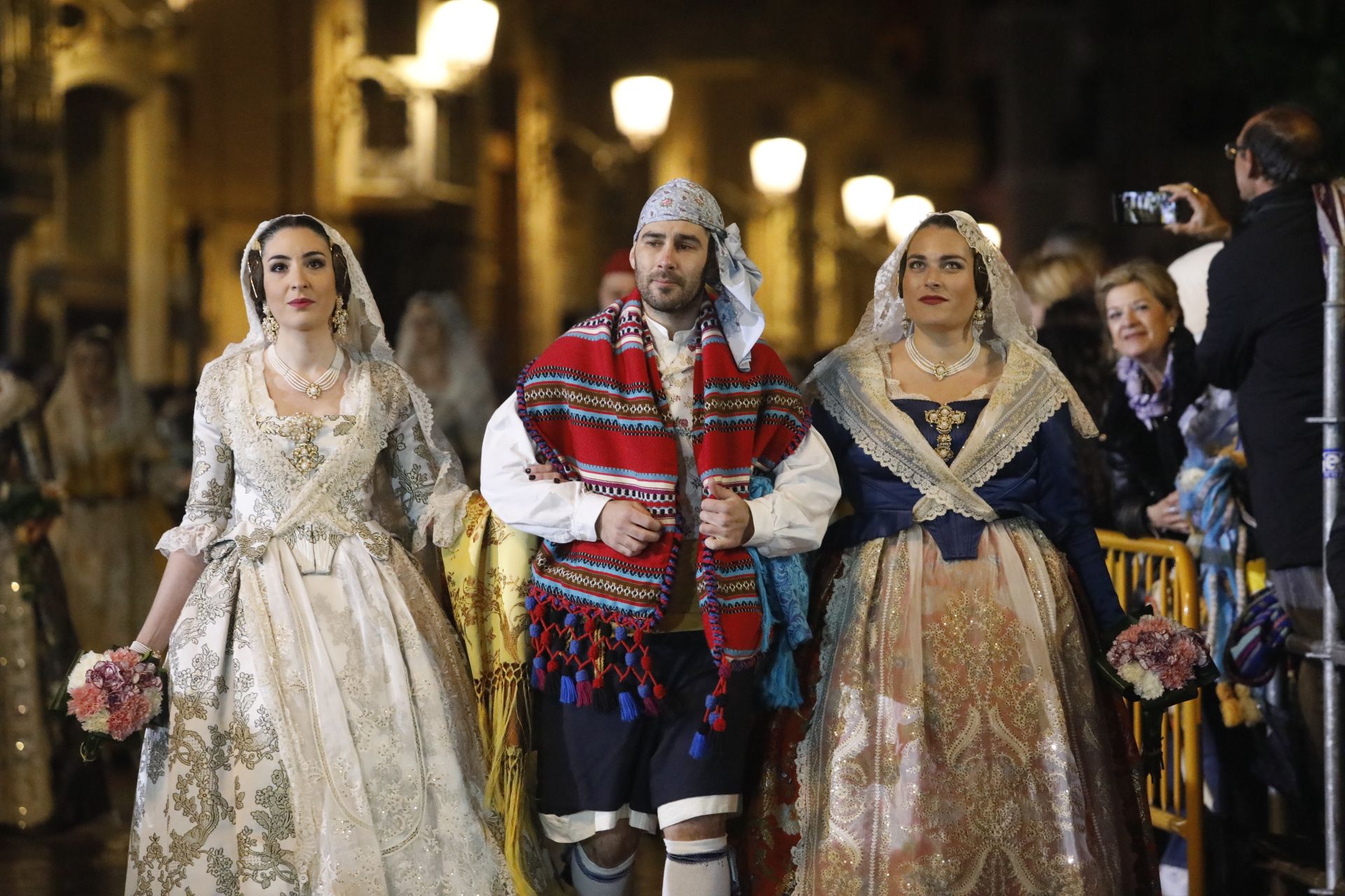 Búscate el primer día de Ofrenda por la calle Quart (de 21.00 a 22.00 horas)