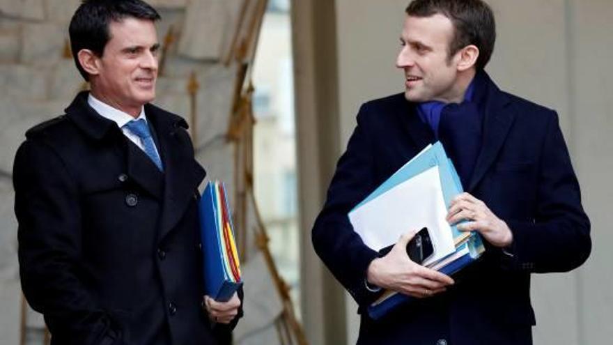 Manuel Valls, amb Emmanuel Macron en una foto d&#039;arxiu.