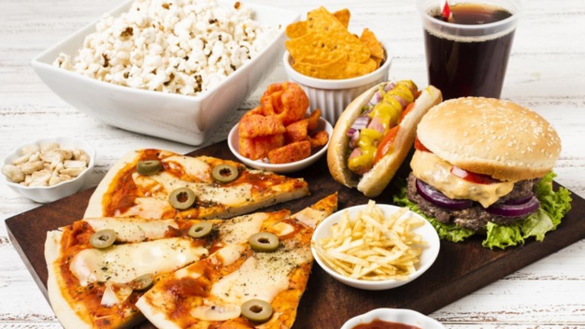 Consumo quiere restringir la publicidad de comida basura en la televisión