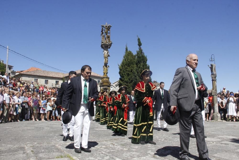 O Hío baila para rendir culto a San Roque