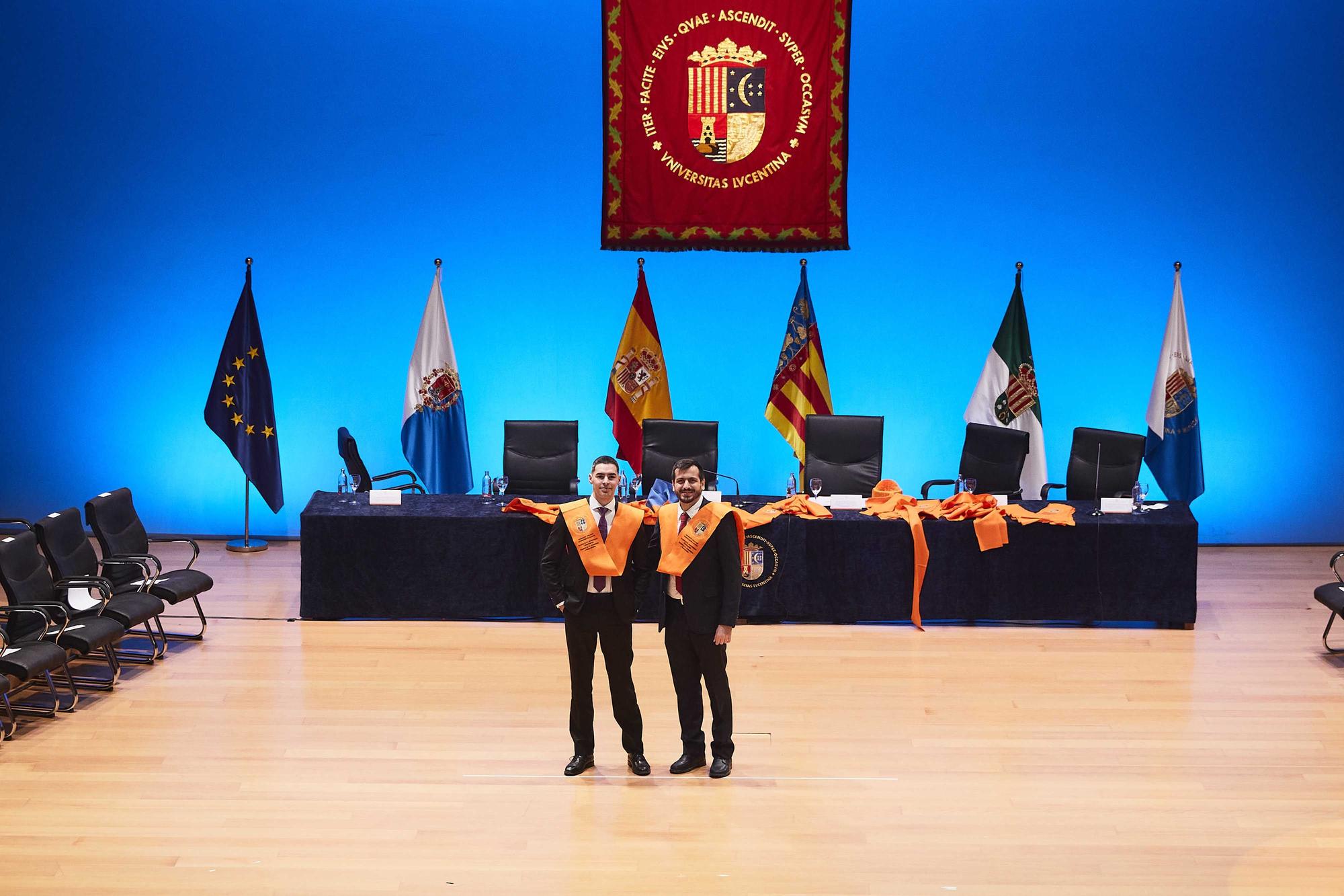 Graduación de los alumnos en los grados en Administración y Dirección de Empresas, Economía, Marketing, Sociología, dobles grados en Ingeniería Informática + ADE y Turismo + ADE, y los másteres universitarios en Administración y Dirección de Empresas, Cooperación al Desarrollo, Dirección y Planificación del Turismo, Economía Aplicada, Economía Cuantitativa e Innovación Social y Dinámicas de Cambio de la Universidad de Alicante.