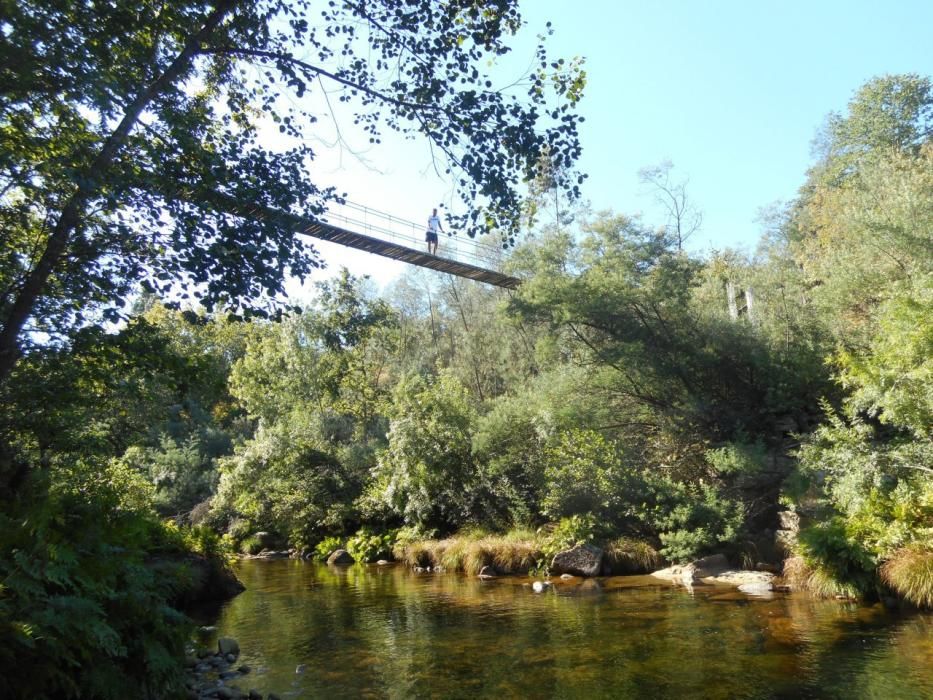 Puentes colgantes en Galicia | Así es la vertiginosa pasarela de Calvelo