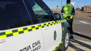 La Guardia Civil auxilia a una persona que intentaba arrojarse al río Valderaduey