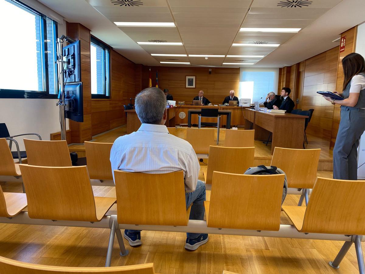 El acusado por este caso de supuesta agresión sexual, este lunes en la Audiencia Provincial.