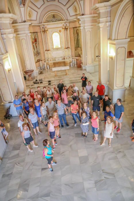 Los vecinos de Redován se ponen manos a la obra para habilitar la iglesia