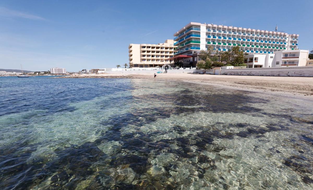 Imagen de archivo de un hotel de Eivissa. | JA RIERA
