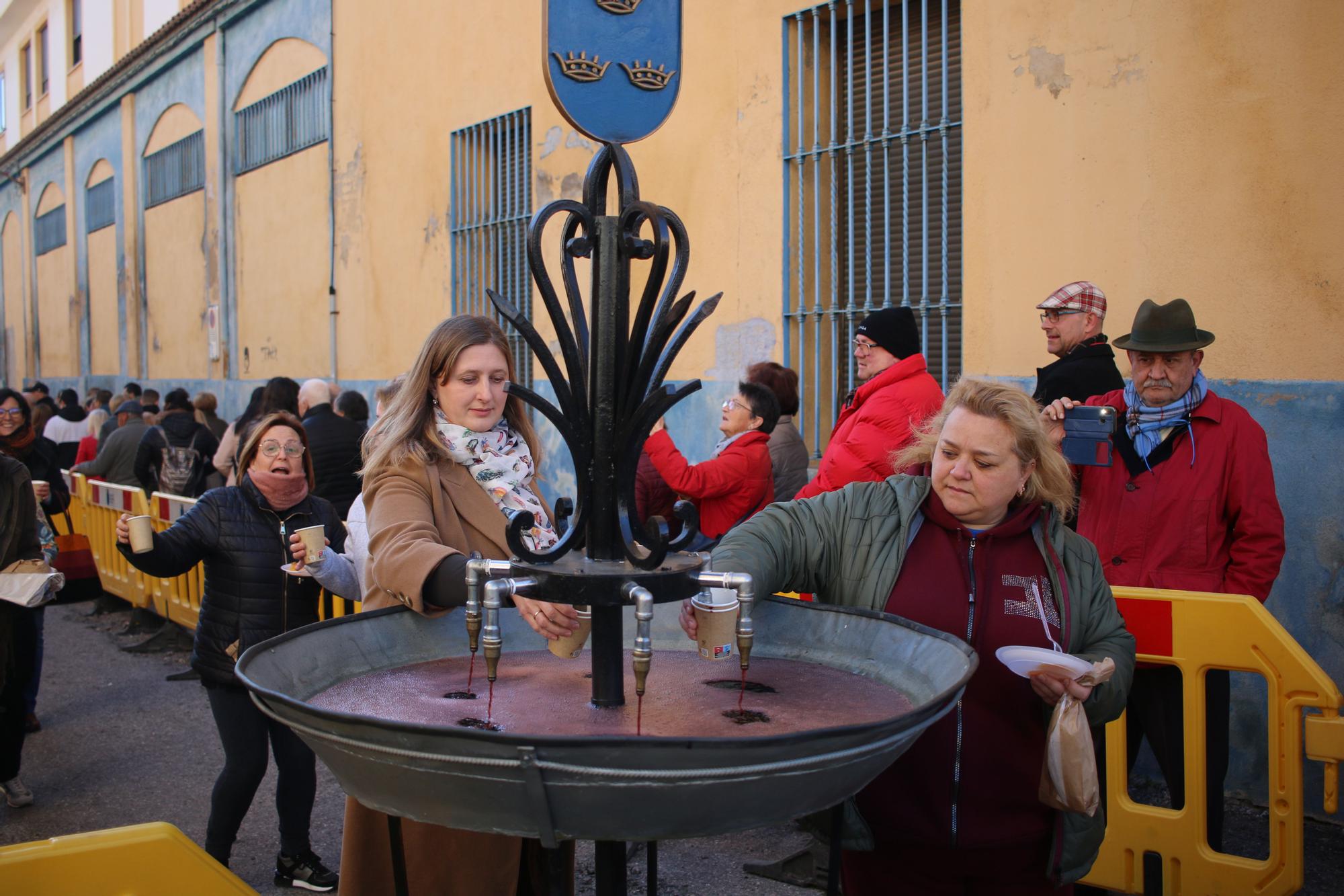 Todas las imágenes del multitudinario regreso de la Font del Vi de Burriana