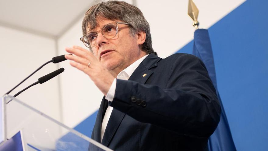 Puigdemont avisa al PSOE de que no va &quot;de farol&quot; y pide a Junts estar &quot;preparados&quot; por si hay ruptura