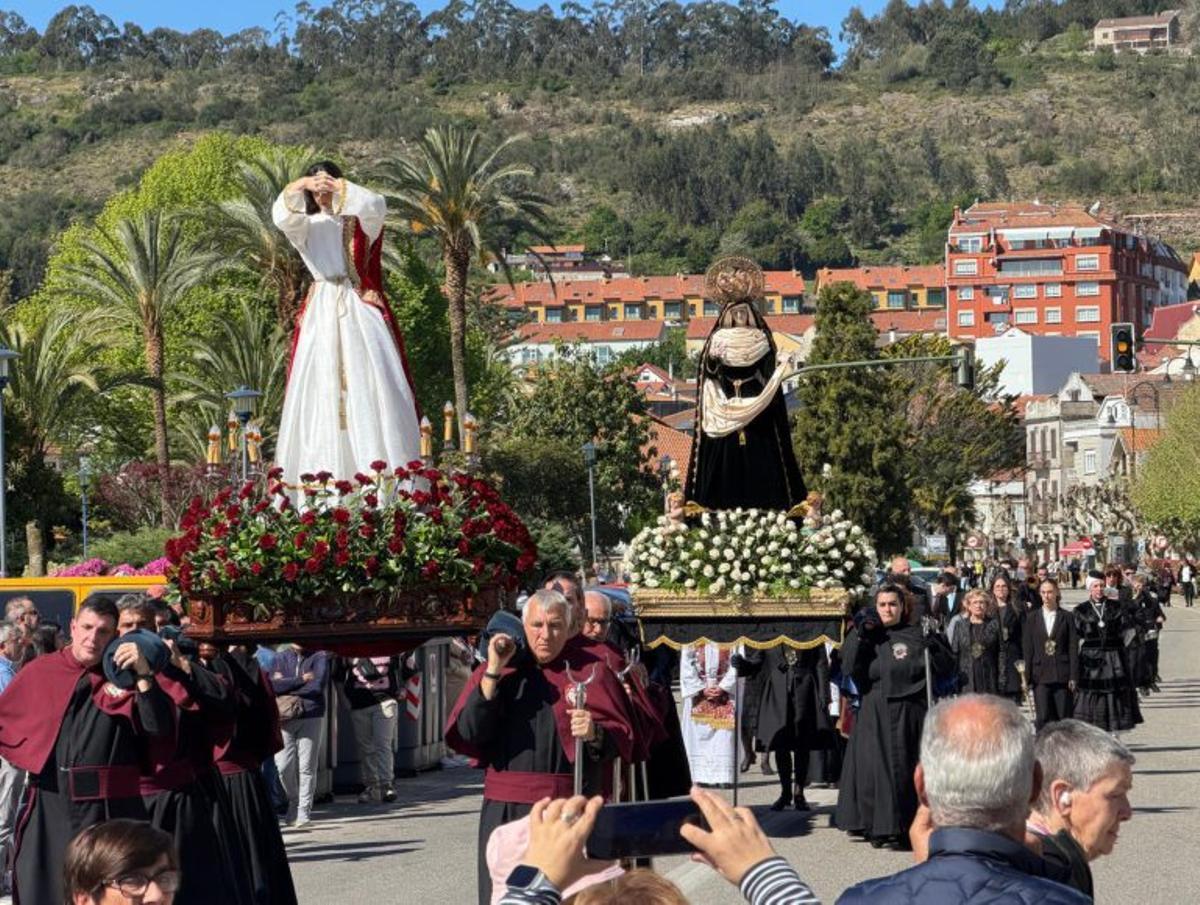 El Cristo Resucitado cierra las procesiones en Cangas | G.M.P.
