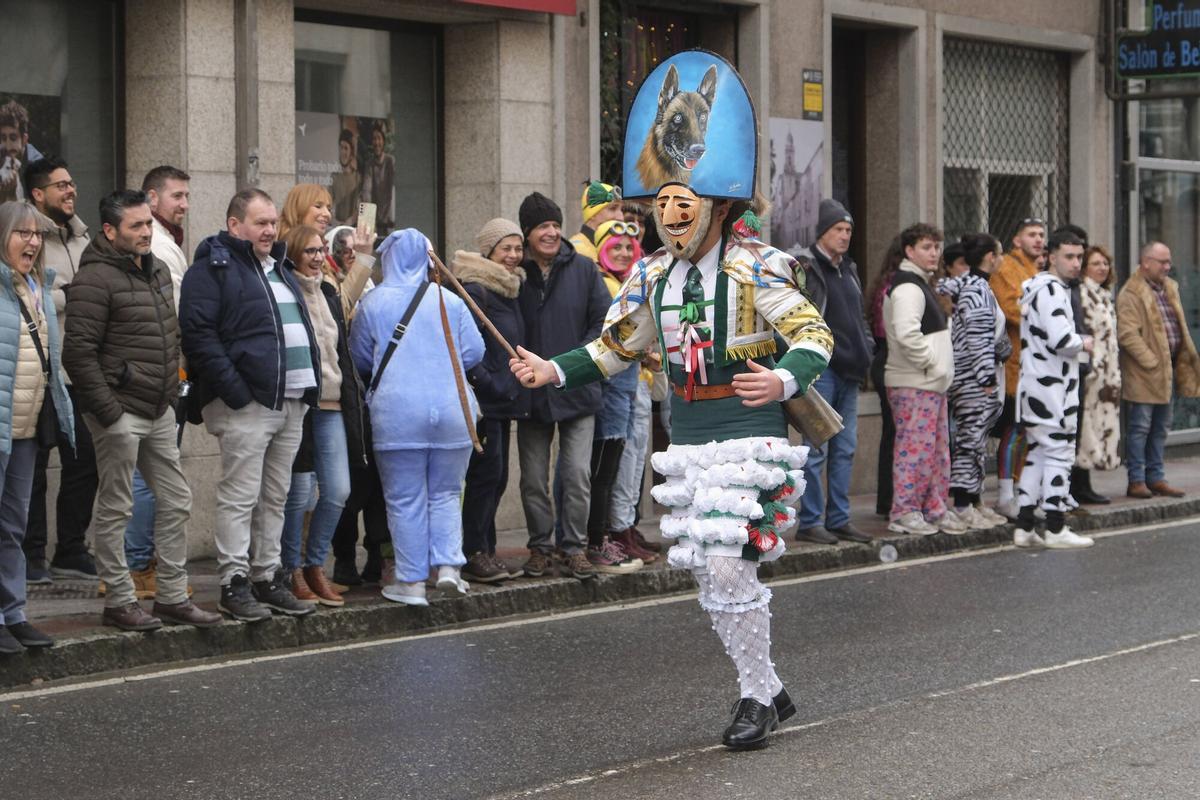 Los cigarróns recorrieron las calles de Verín
