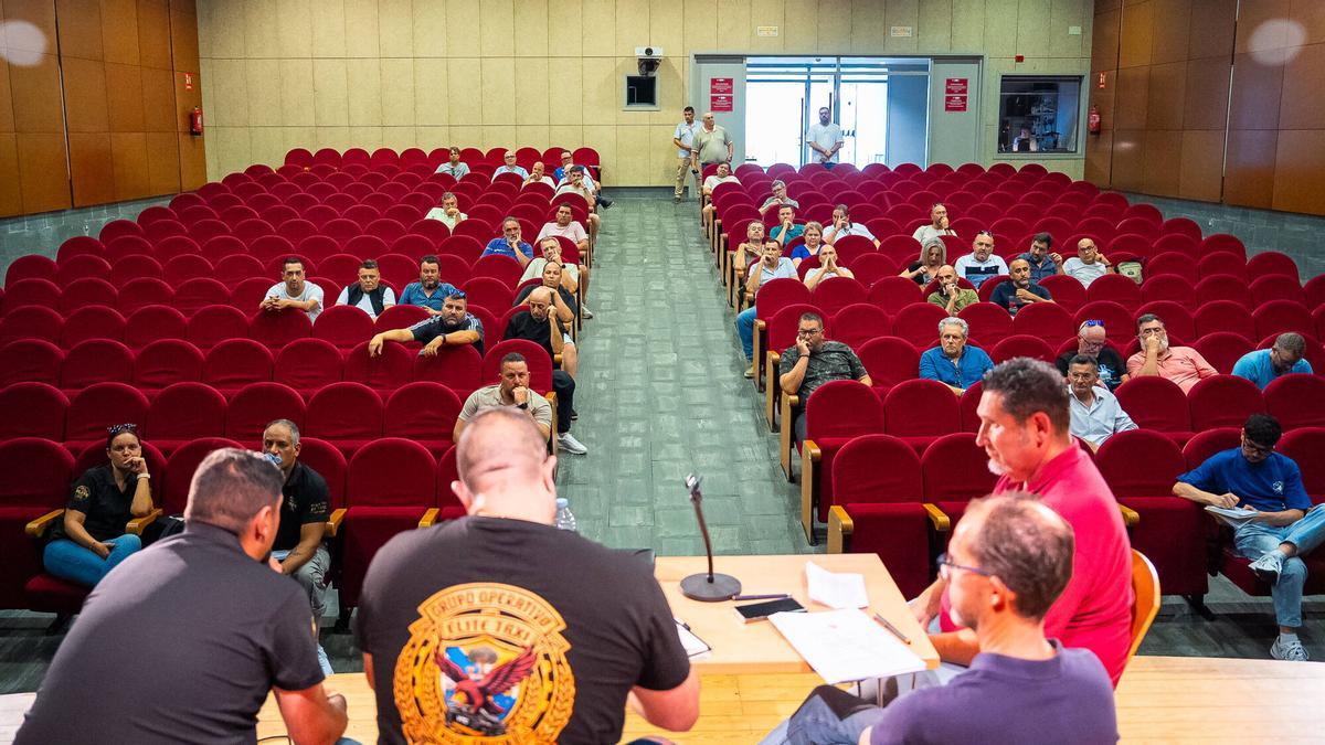 Asamblea sectorial del sector del taxi en Vigo donde tratarán la situación de Uber