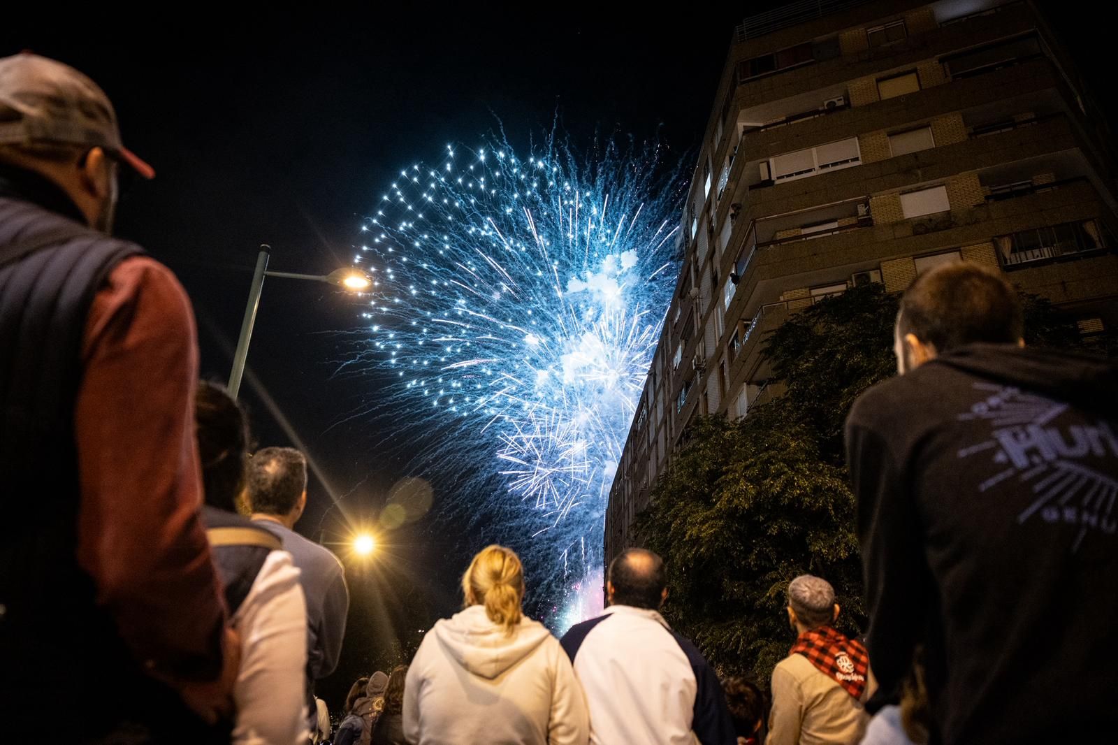 Los fuegos artificiales ponen un bonito broche final a las Fiestas del Pilar 2025