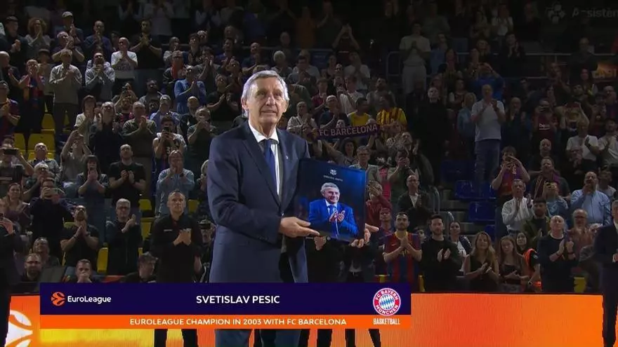 El Palau ovaciona puesto en pie a Svetislav Pesic