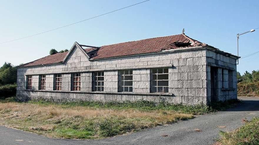 Imagen del estado actual de la antigua casa escuela de Portela. // Bernabé/J. Carlos Asorey