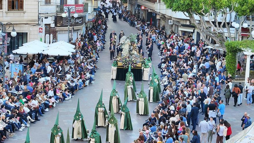 Cuándo se pueden alquilar y a qué precio las sillas para ver la procesión del Viernes Santo en Alzira