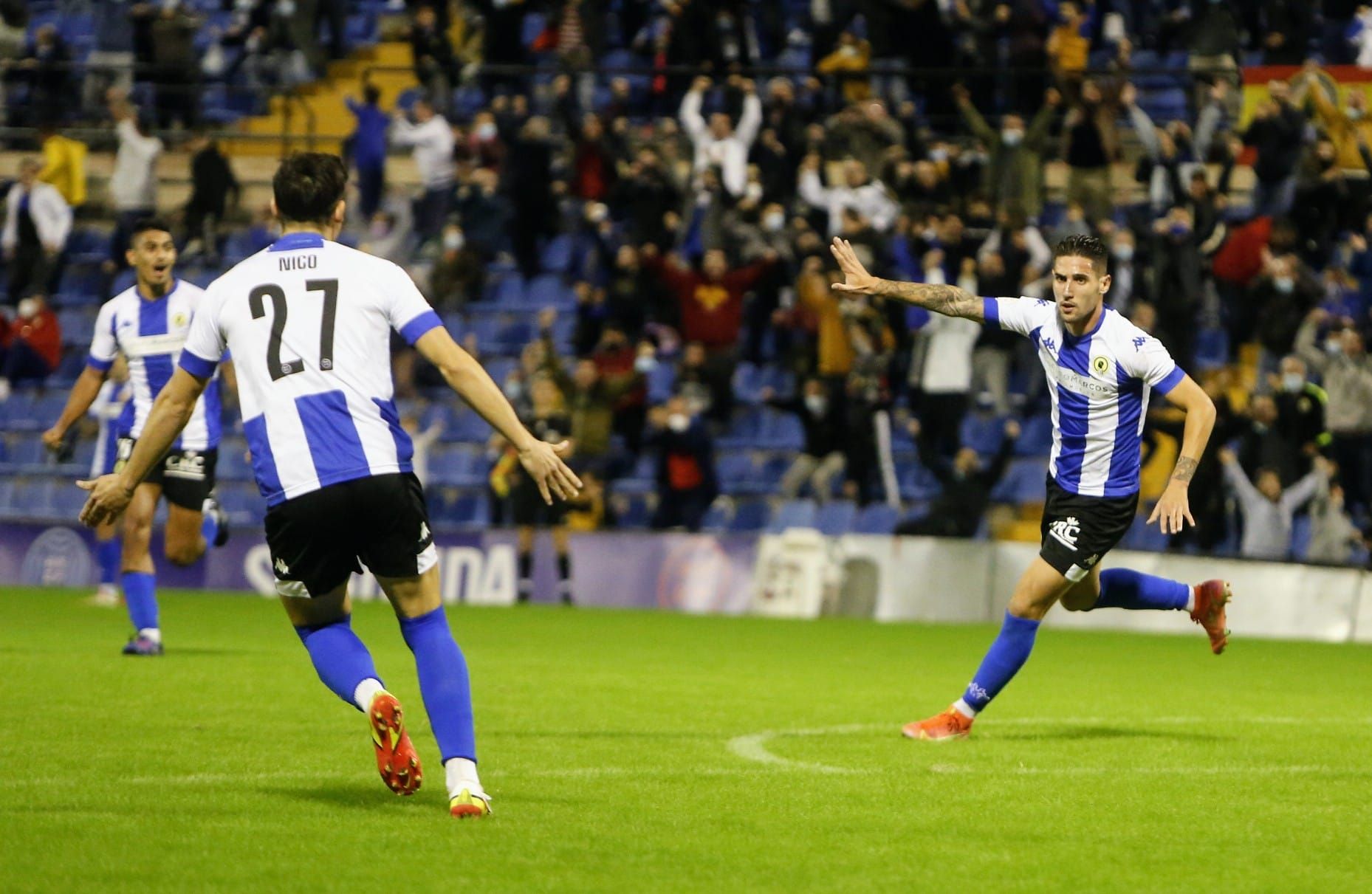 El Hércules golea al Murcia y logra un triunfo balsámico (3-0)