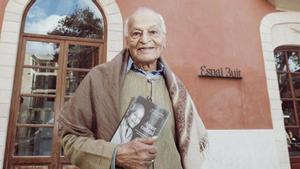 El orador y autor internacional Satish Kumar, en Espai Buit, en la plaza Drassana de Palma.