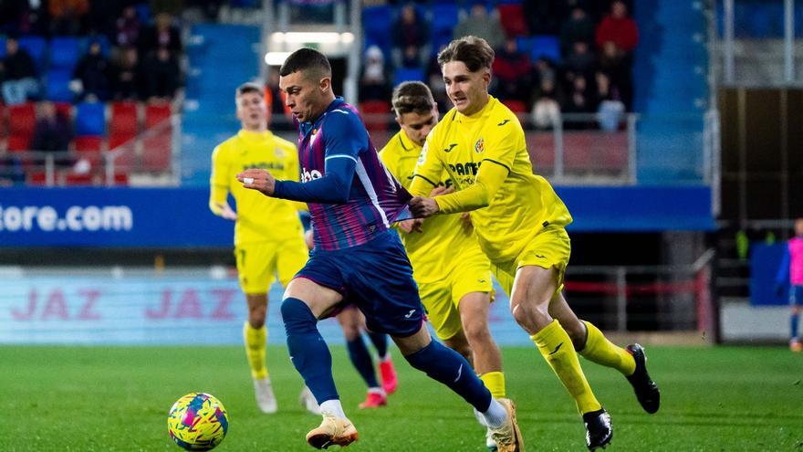 La crónica | Dos goles a balón parado destrozan a un buen Villarreal B en Ipurúa (2-0)