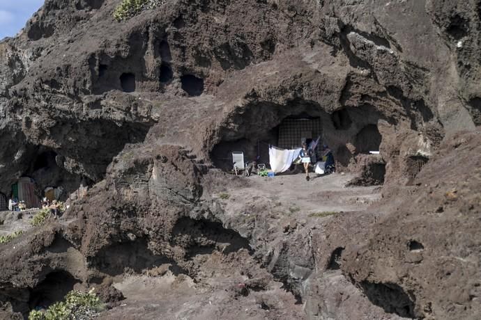 LAS PALMAS DE GRAN CANARIA 16-01-2019 LAS PALMAS DE GRAN CANARIA. Reportaje sobre el abandono de la cueva de Los Canarios. Reportaje sobre el abandono de la cueva de Los Canarios.  FOTOS: JUAN CASTRO